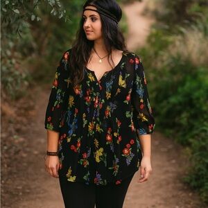 Torrid Black Floral Tunic Size 00 Sheer Pleated Ruched Boho Prairie Casual